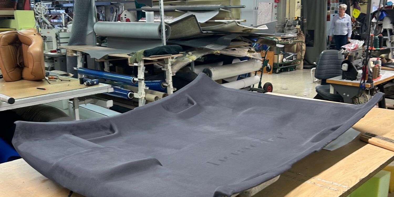 R&eacute;fection de ciel de toit automobile : tout ce qu&rsquo;il faut savoir avant de commencer Cernay