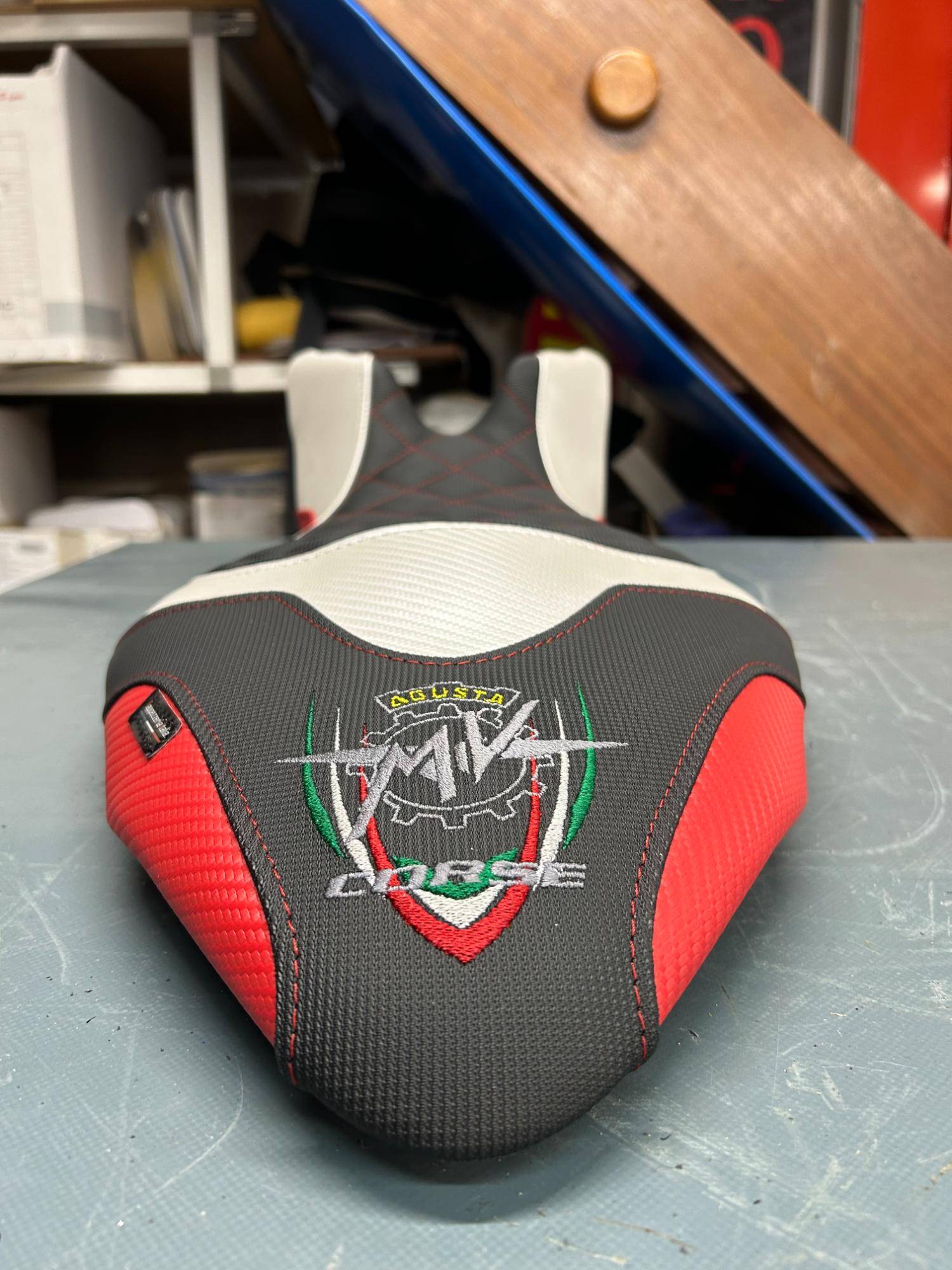 Réfection et customisation de sellerie auto, moto et mobilier Guebwiller 3