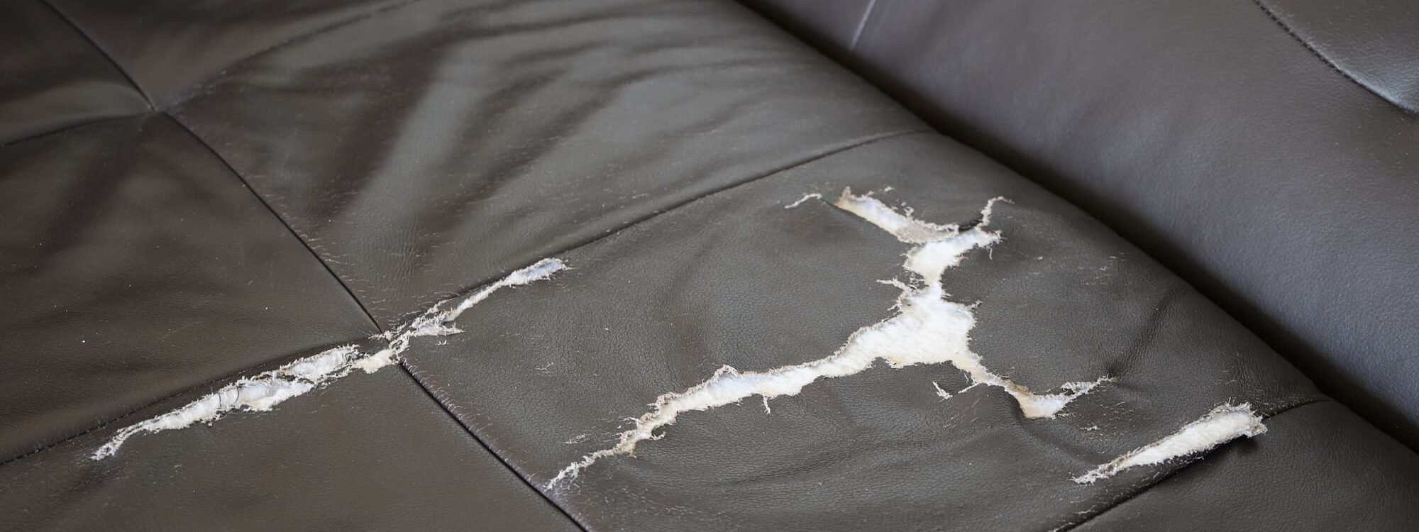 Cuir ab&icirc;m&eacute; : comment choisir la bonne teinte pour une r&eacute;paration invisible ? Guebwiller