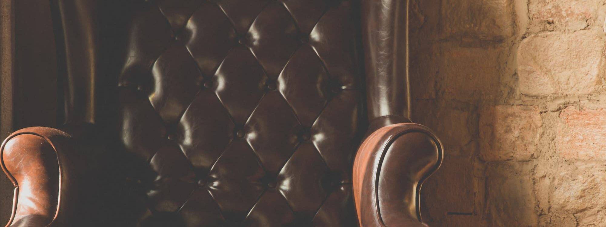 4 idées pour moderniser vos fauteuils et canapés grâce à des matériaux haut de gamme Guebwiller