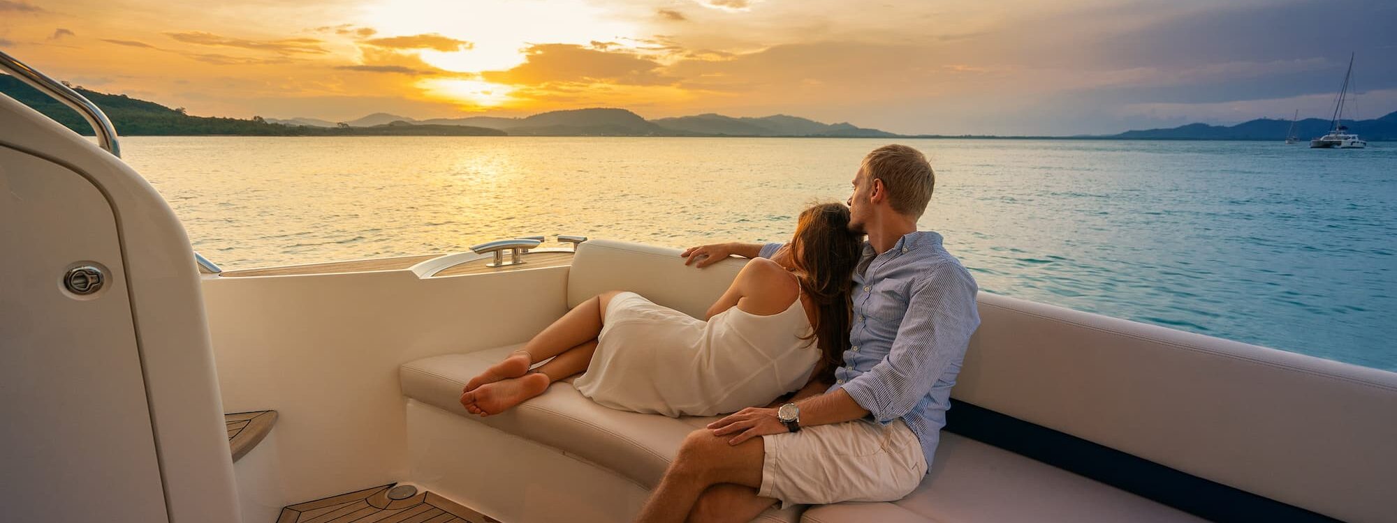 PERSONNALISER_SELLERIE_YACHT 2000X750 | Alsace Débosselage Comment personnaliser la sellerie de votre yacht pour un intérieur unique ? Illzach